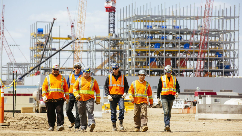 The deadline has been extended for out-of-status construction workers in the Greater Toronto Area (GTA) to apply for a pathway to permanent residency.